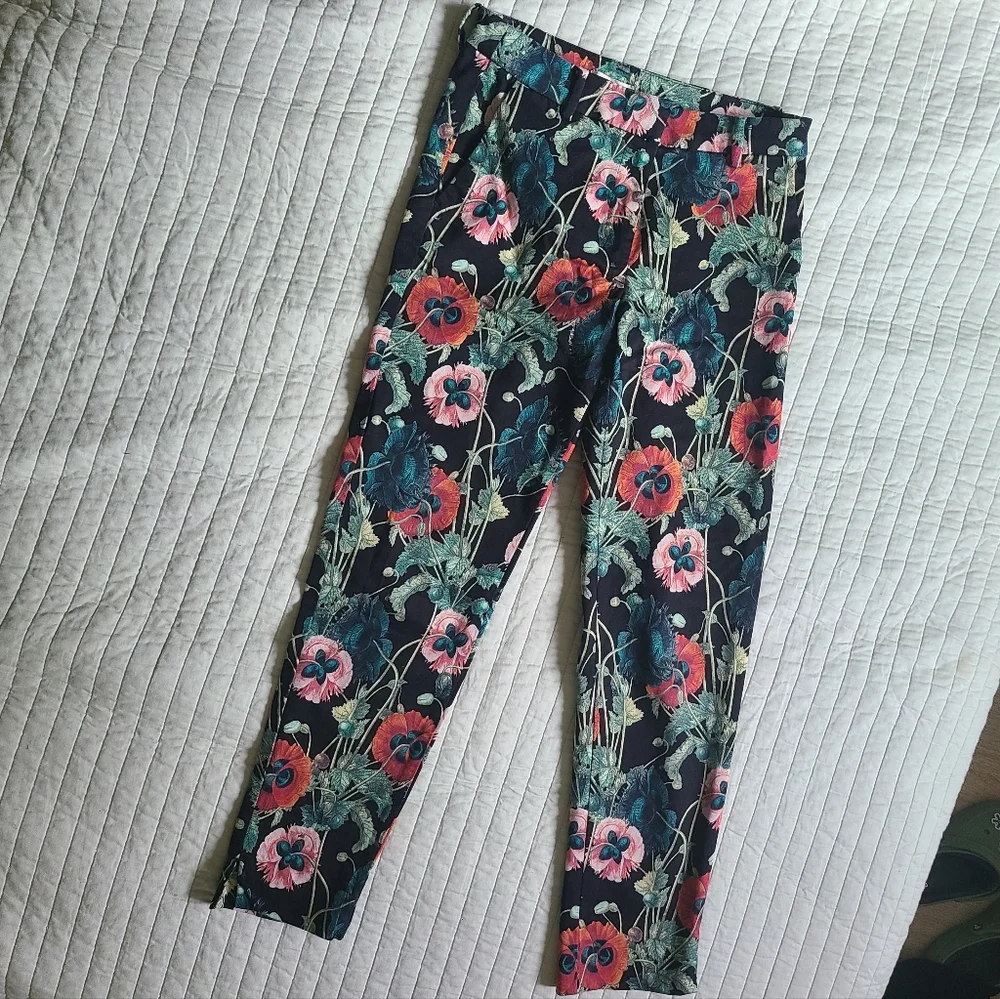 Poppy Print Women's Tailored Capri - Picture 1 of 7
